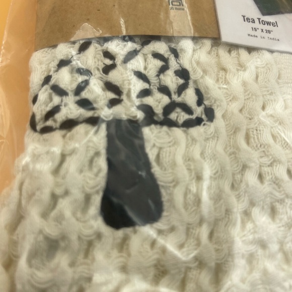 🎉🎉HOST PICK🎉😊Urban Outfitters Critter Waffle Tea Towel, Cream, NWT - Picture 6 of 11